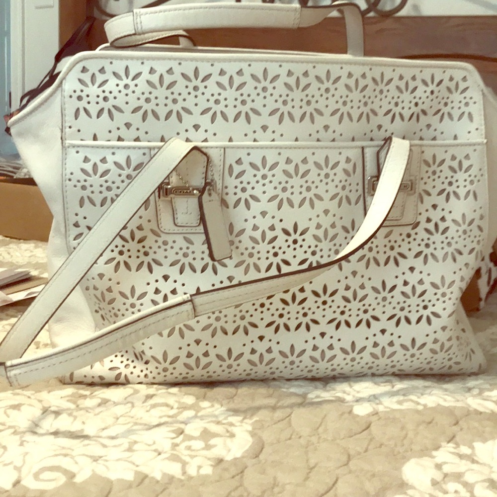 Eyelet lace detailed leather bag